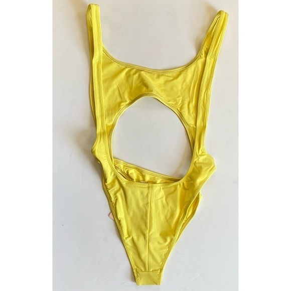 Chloe Rose Yellow Cutout Swimsuit Swim Women’s One Piece Bathing Suit Large NEW - Picture 3 of 10